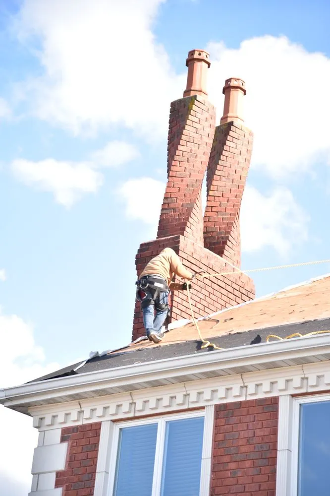 Slide of E&E Roofing