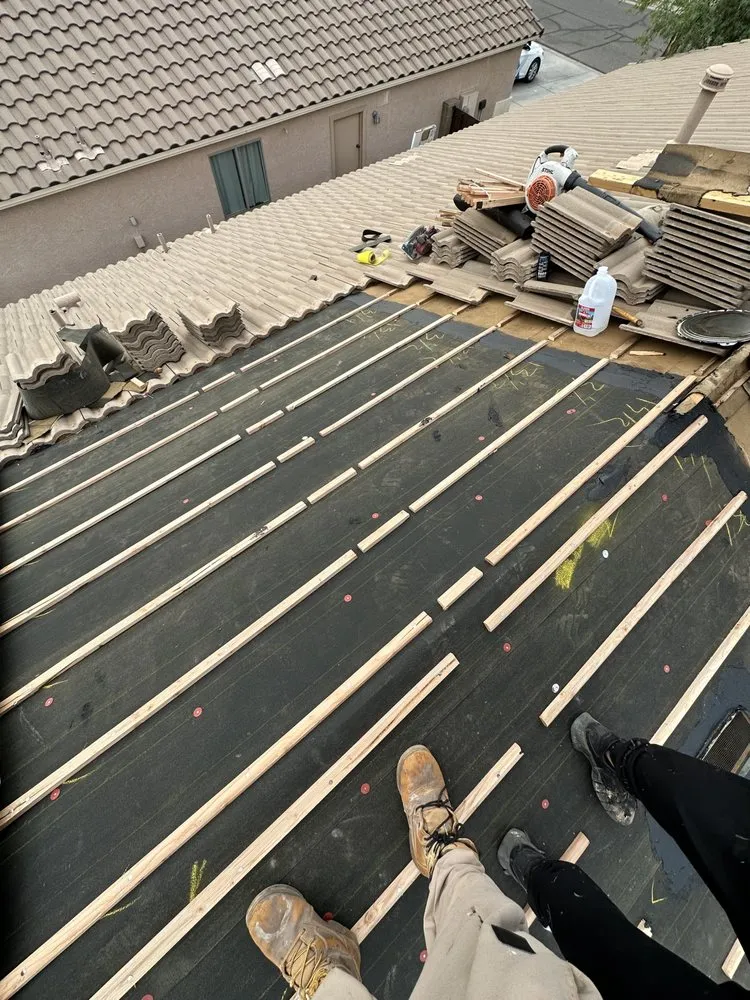 Slide of E&E Roofing