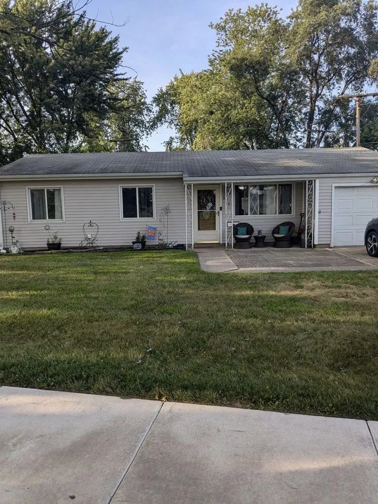 Slide of Eenigenburg Exteriors