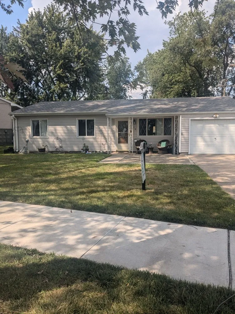 Slide of Eenigenburg Exteriors