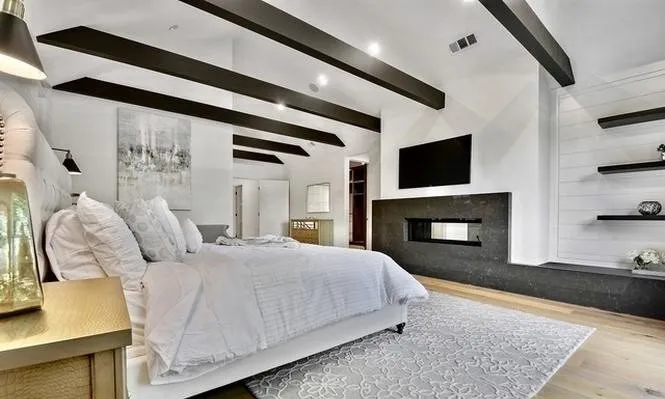 Slide of EGN Builders Group