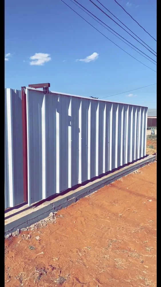 Slide of E&I Roofing & Welding Service