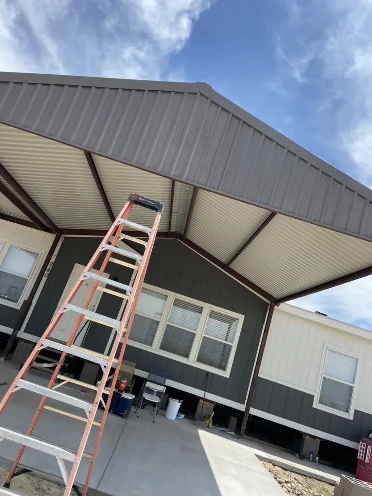 Slide of E&I Roofing & Welding Service