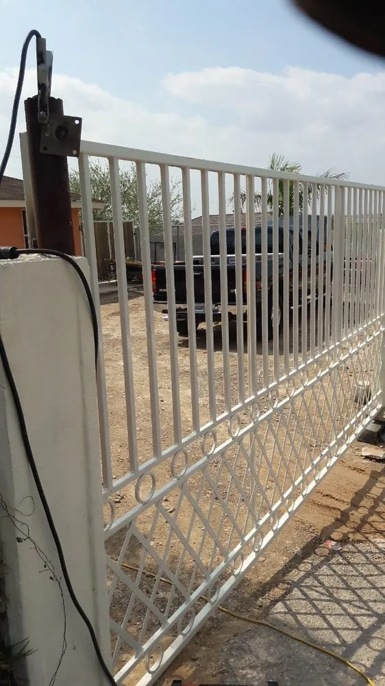 Slide of E&I Roofing & Welding Service