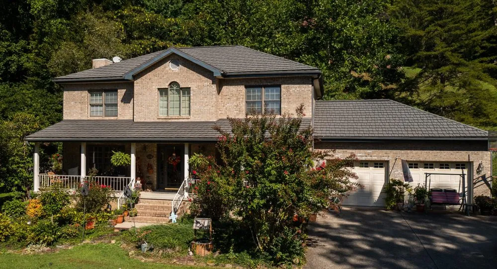 Slide of El Amigo Construction