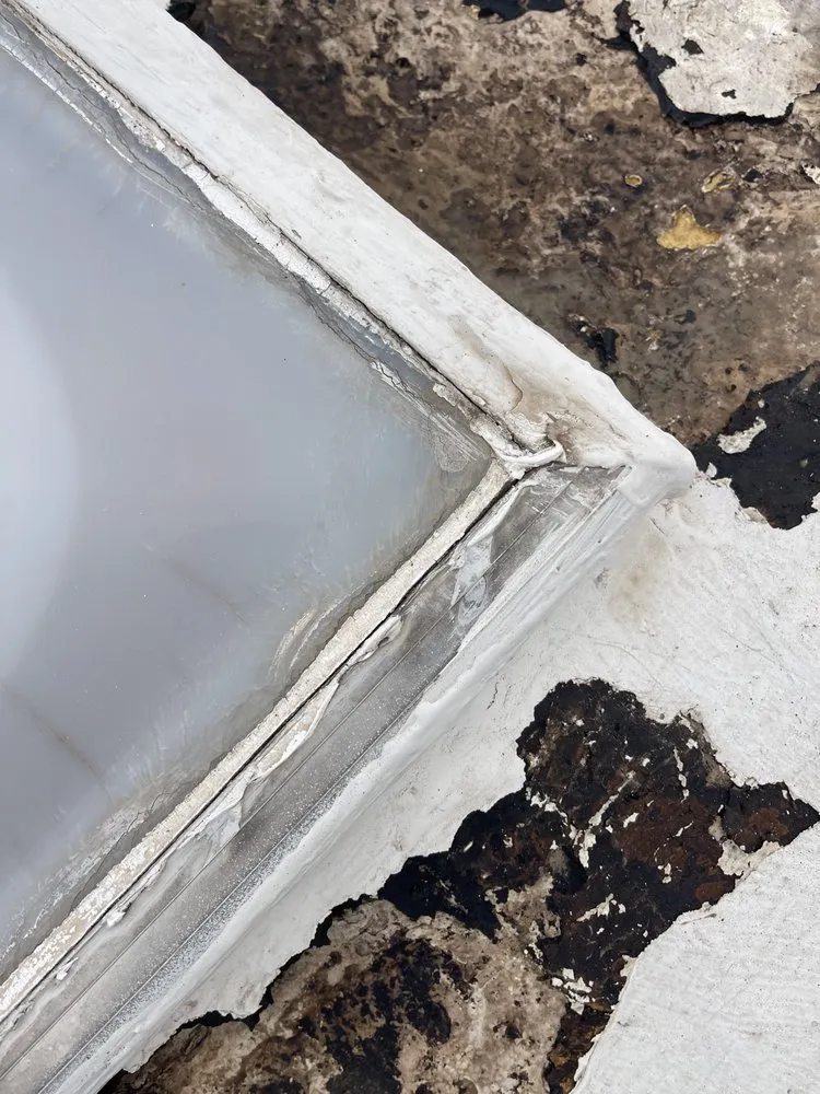 Slide of El Dorado Roofing