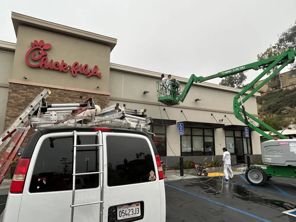 Slide of El Lay Construction