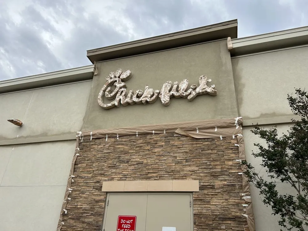 Slide of El Lay Construction