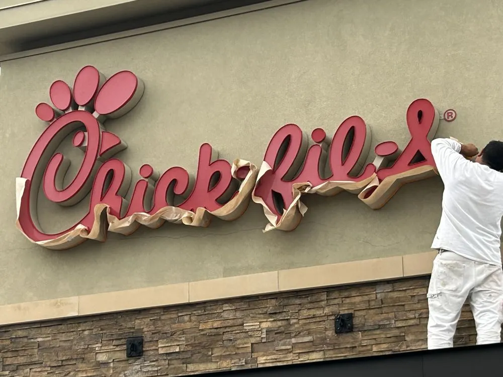 Slide of El Lay Construction