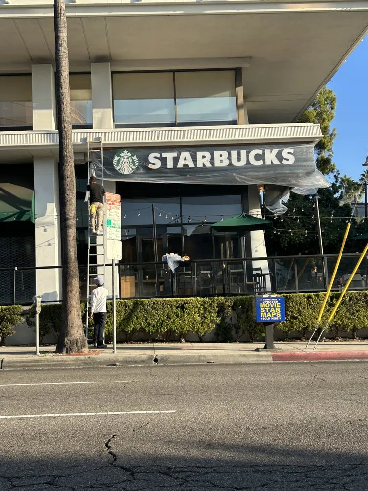 Slide of El Lay Construction