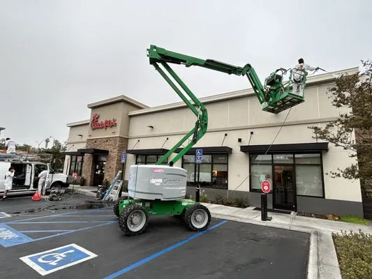 El Lay Construction Logo