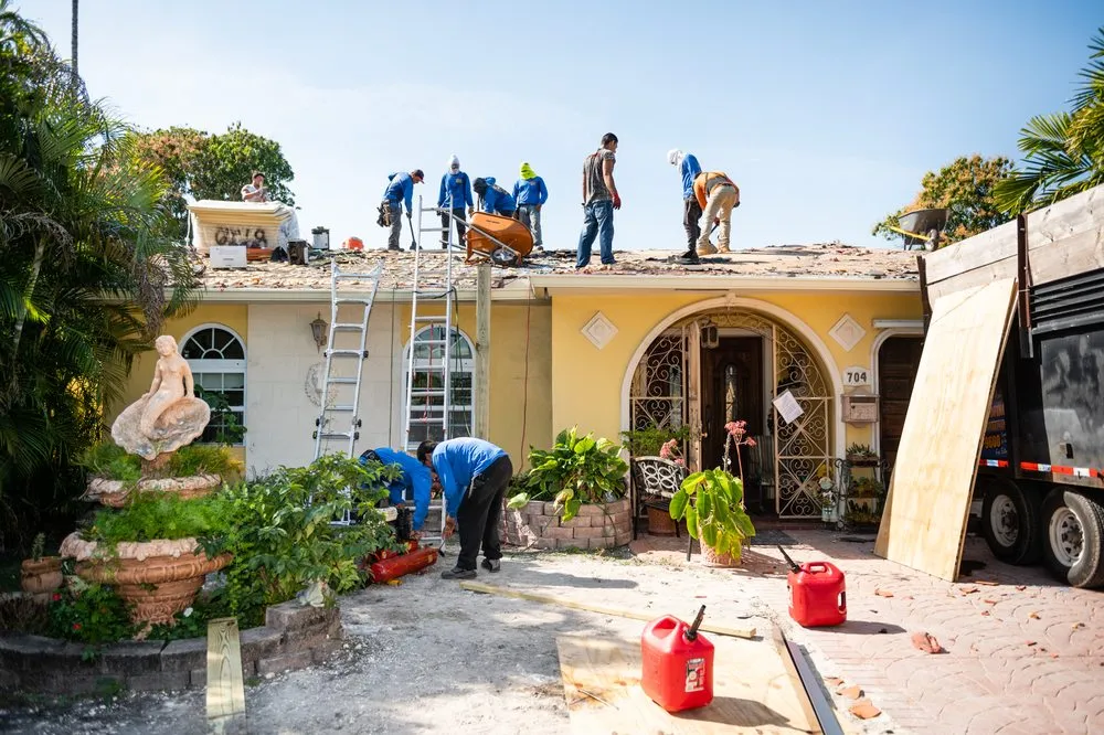 Slide of El Mago's Roofing