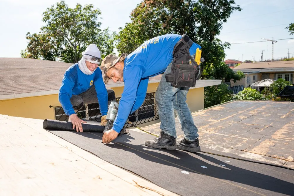 Slide of El Mago's Roofing