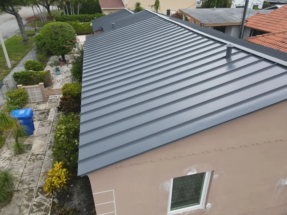 Slide of El Mago's Roofing