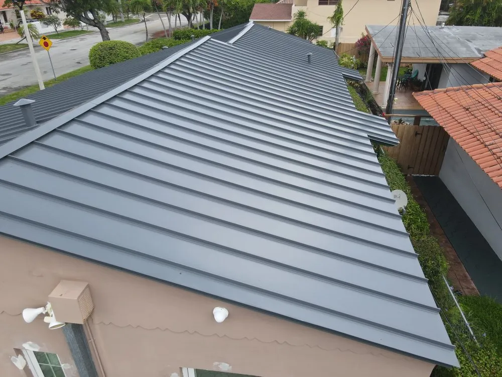 Slide of El Mago's Roofing