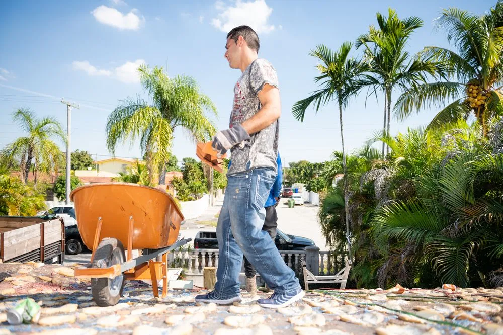 Slide of El Mago's Roofing