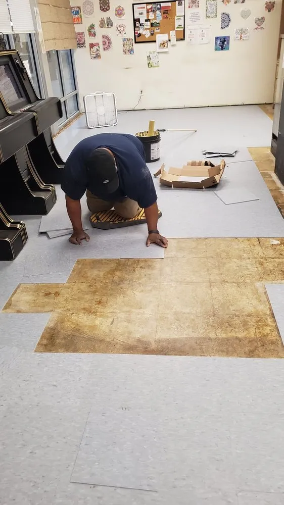 Slide of El Patron Services Construction