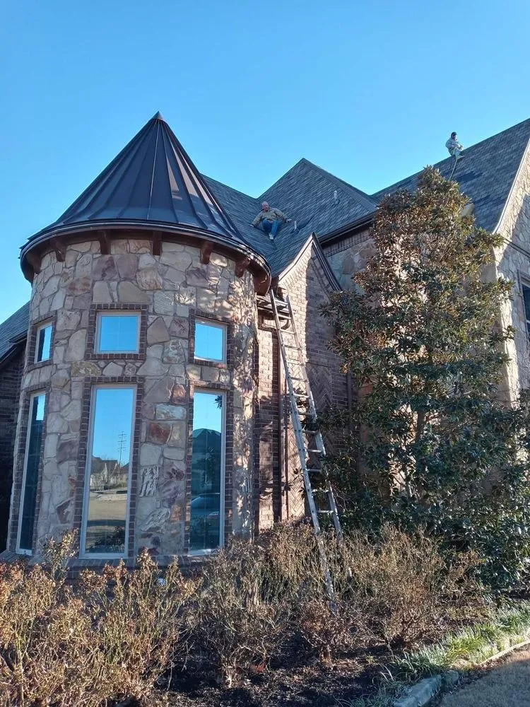 Slide of El Potosino Roofing and Construction