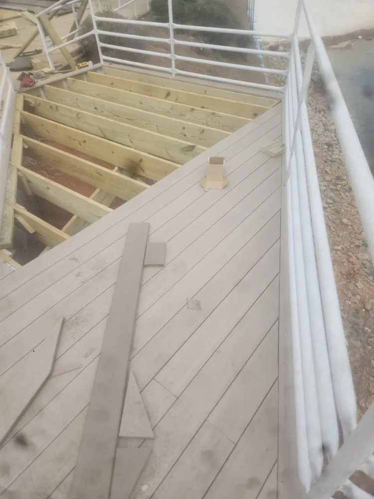 Slide of El Renovation