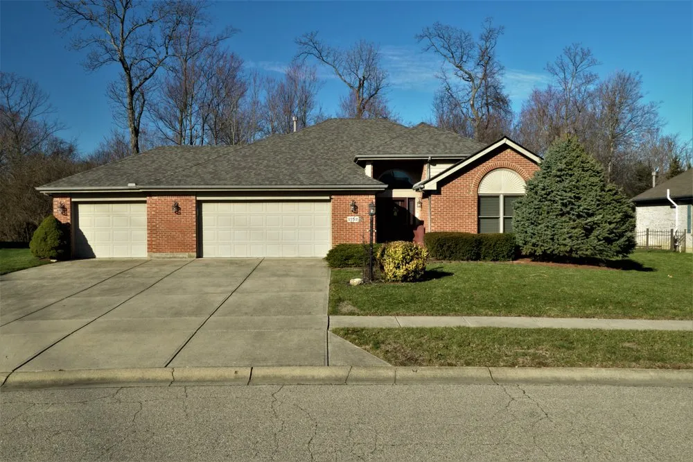 Slide of E&L Roofing