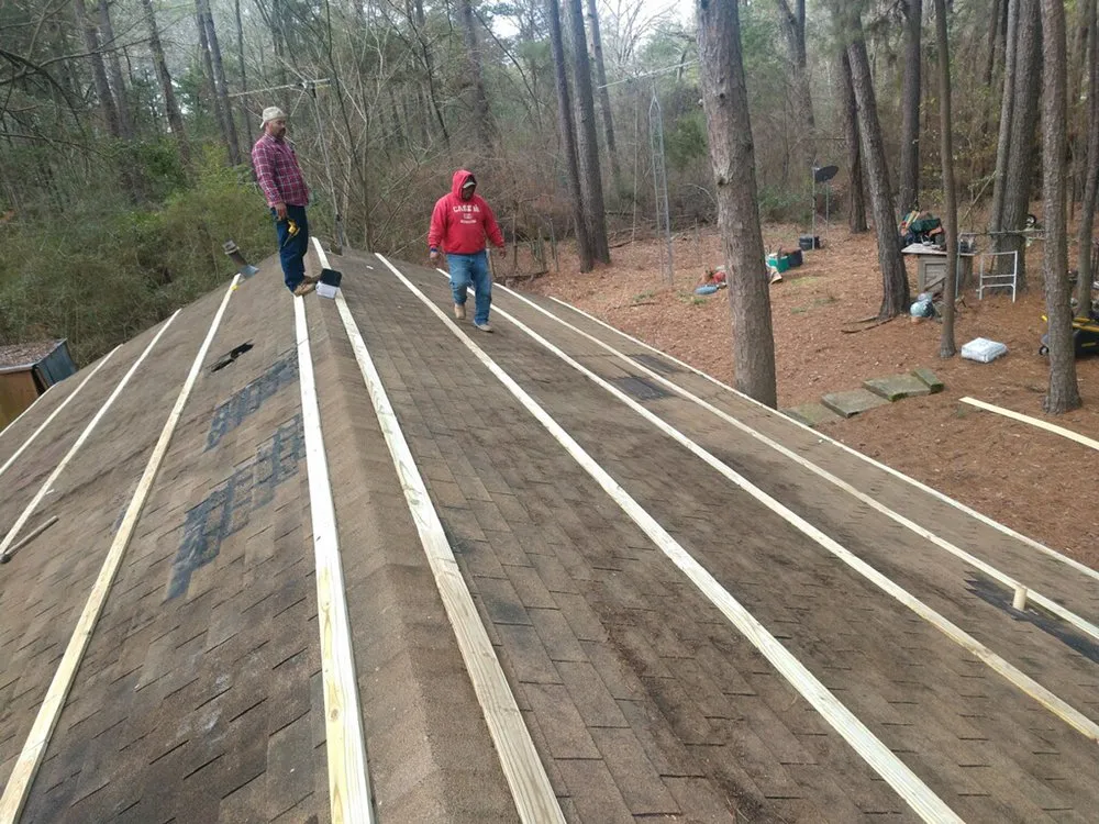 Slide of El Sol Roofing