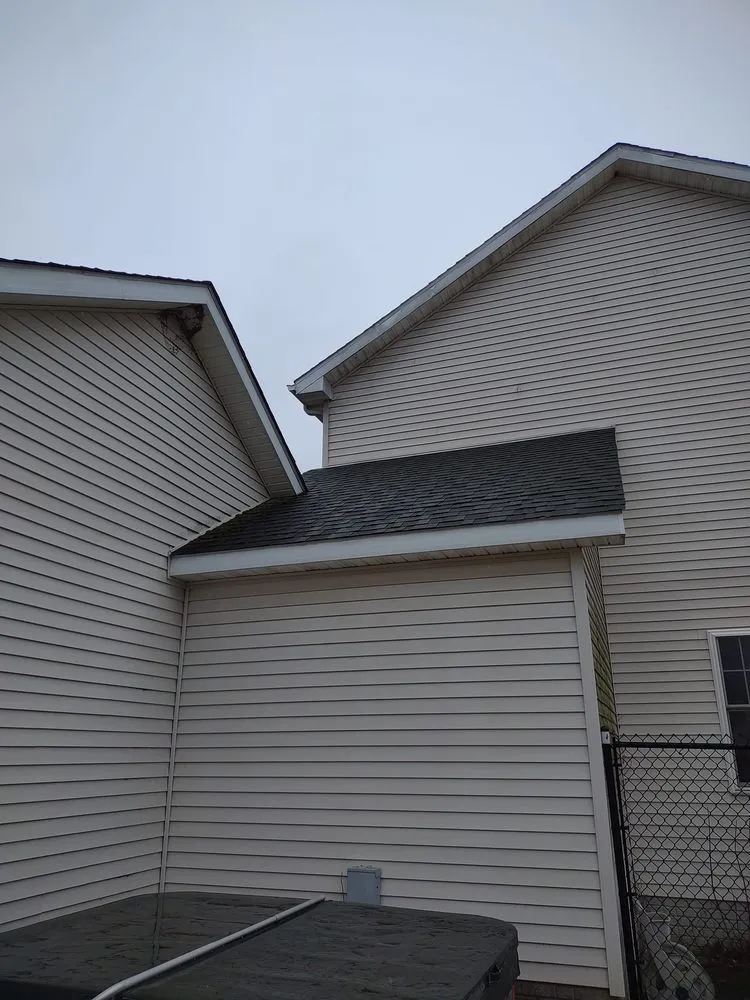 Licensed flat roof repair in North Branch, MI - Elevate Construction