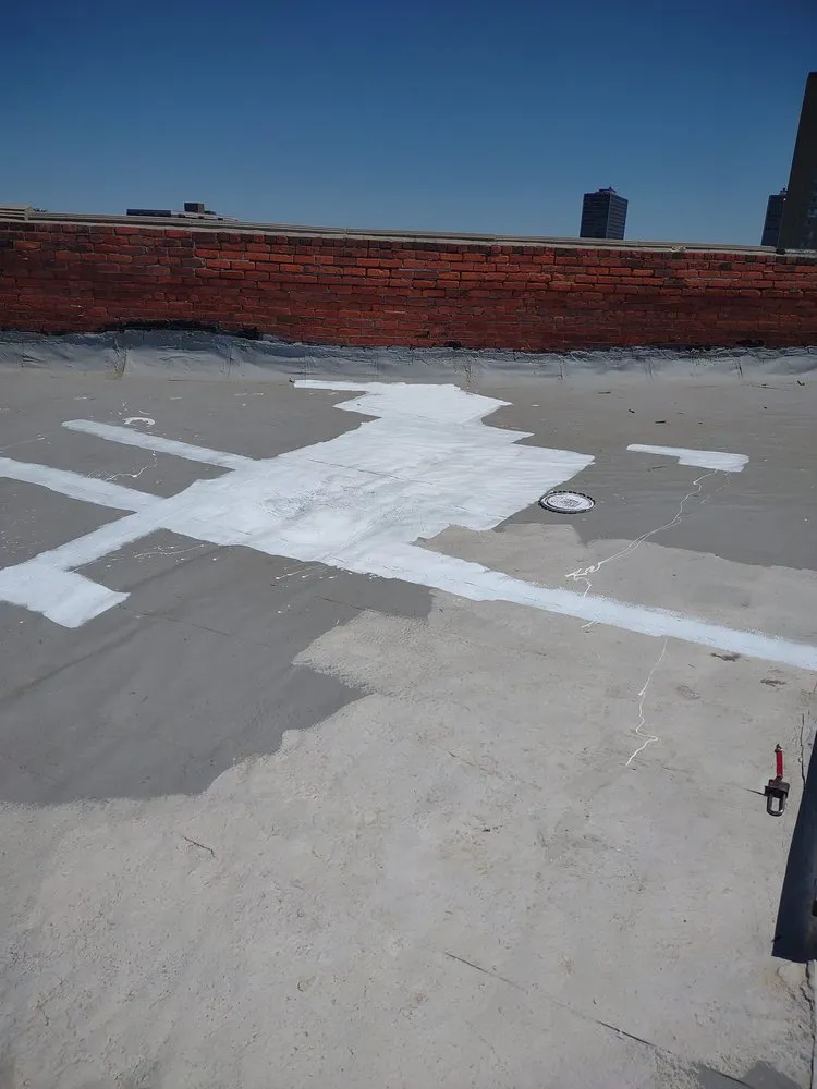 Licensed residential roofing service with free inspection in North Branch, MI by Elevate Construction