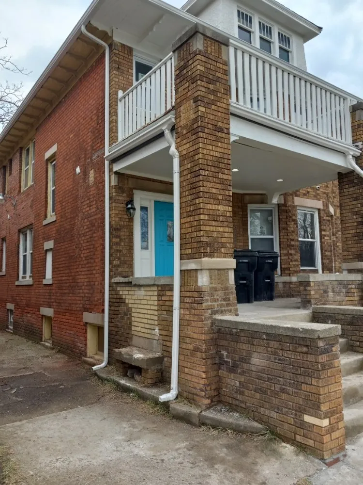 Slide of Eli is Home Improvement