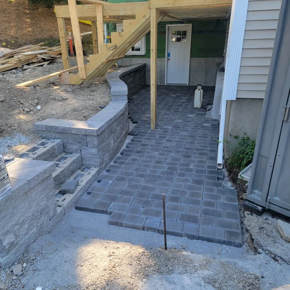 Slide of Elias Dubon Landscaping