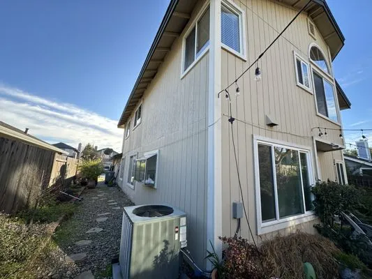 Elijah’s Handyman Logo