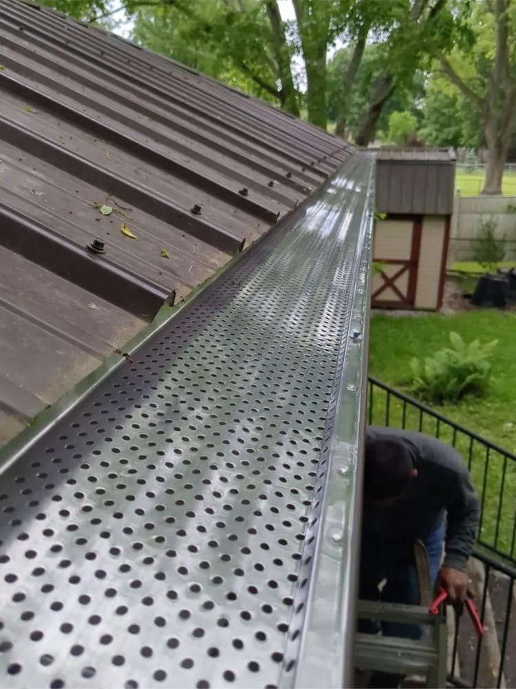 Slide of Eli's Roofing