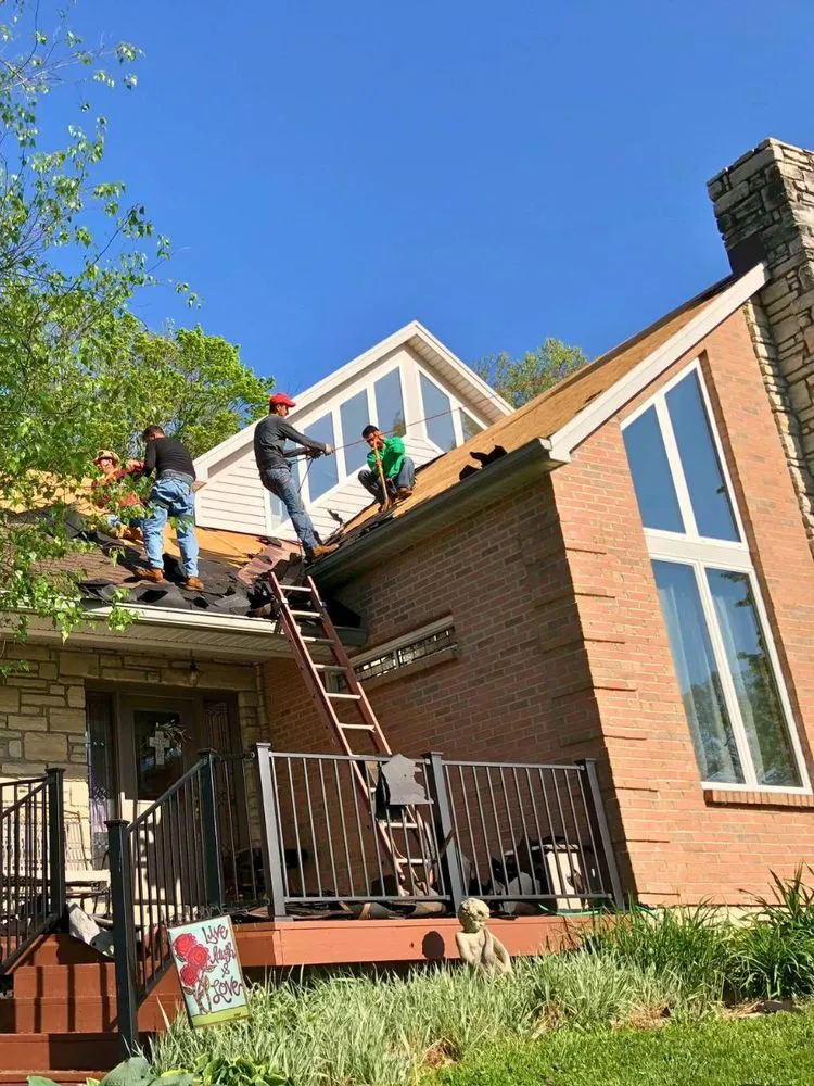 Slide of Eli's Roofing