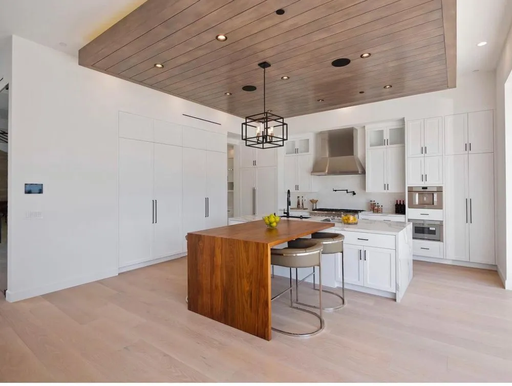 Slide of Elit Builders