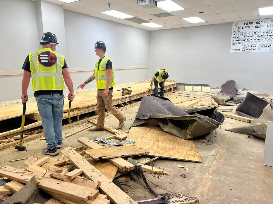 Slide of Elite Contractors