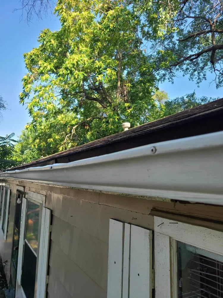 Slide of Elite exterior cleaning ICT