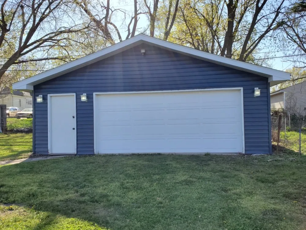 Slide of Elite Exteriors of Iowa