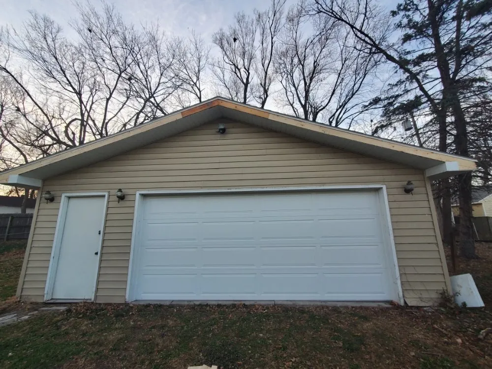 Slide of Elite Exteriors of Iowa