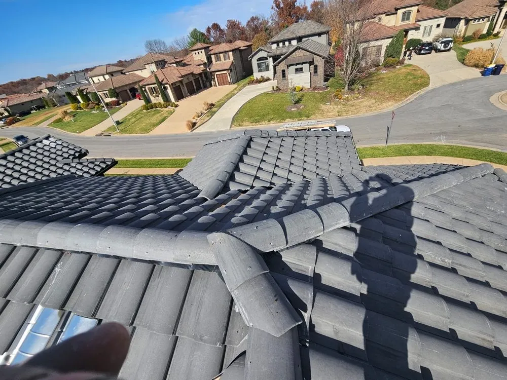 Slide of Elite Midnight Roofing