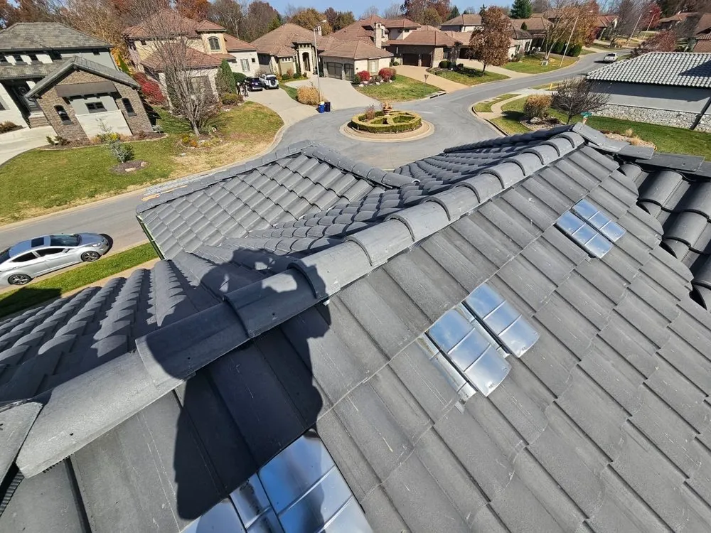 Slide of Elite Midnight Roofing