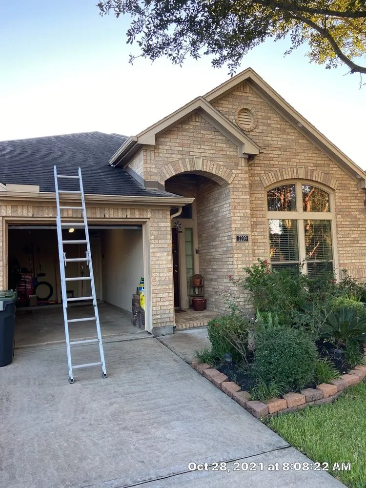 Slide of Elite Roofing