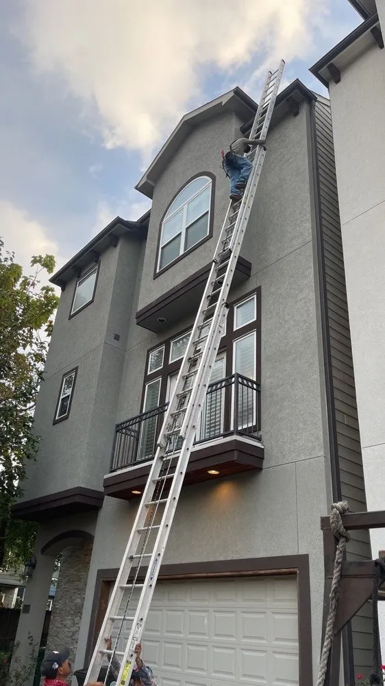 Slide of Elite Roofing