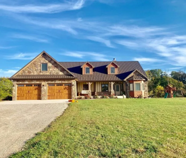 Slide of Elite Roofing