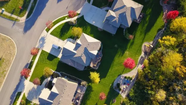 Slide of Elite Roofing