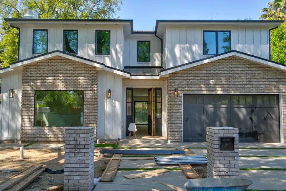 Slide of Elite Roofing