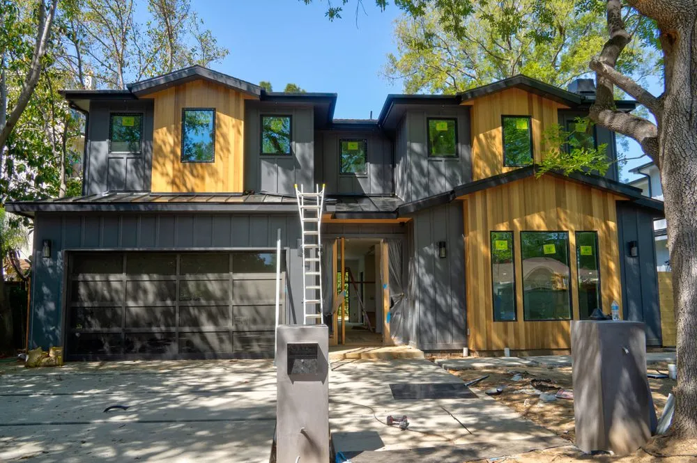 Slide of Elite Roofing