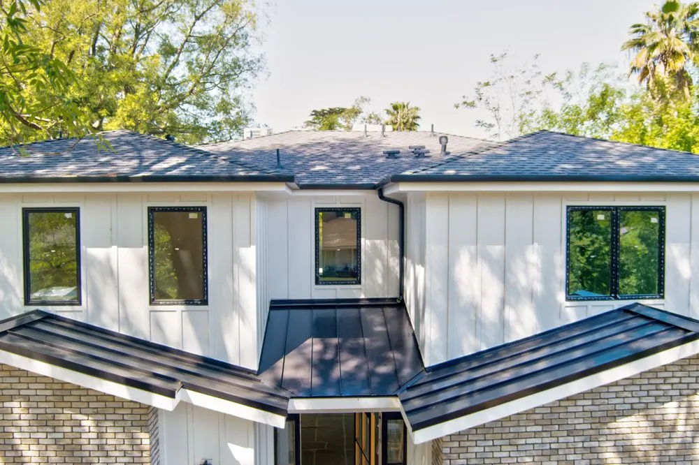 Slide of Elite Roofing