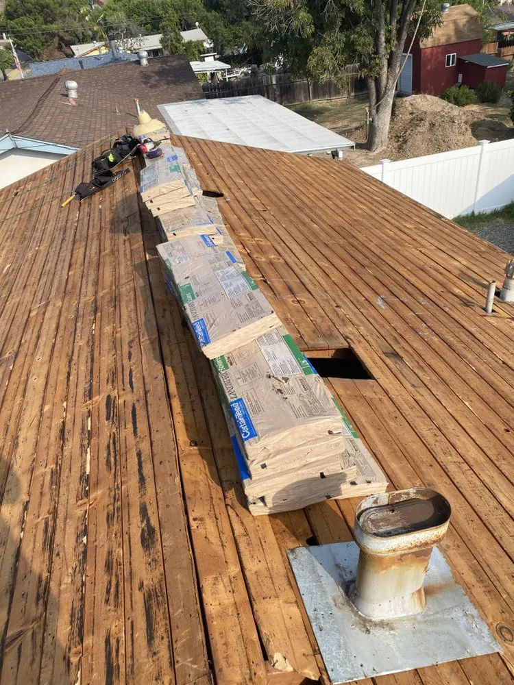 Slide of Elite Roofing