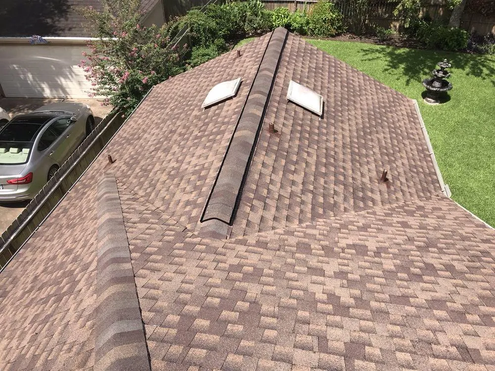 Slide of Elite Roofing