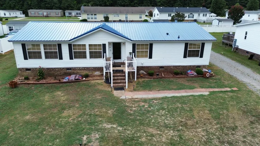 Slide of Elite Roofing Service