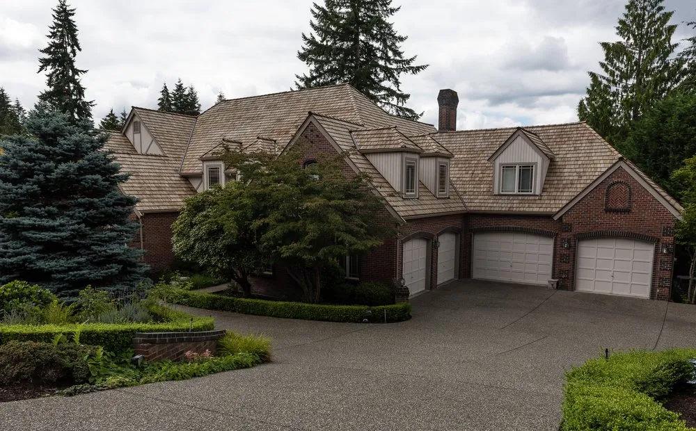 Slide of Elite Roofing